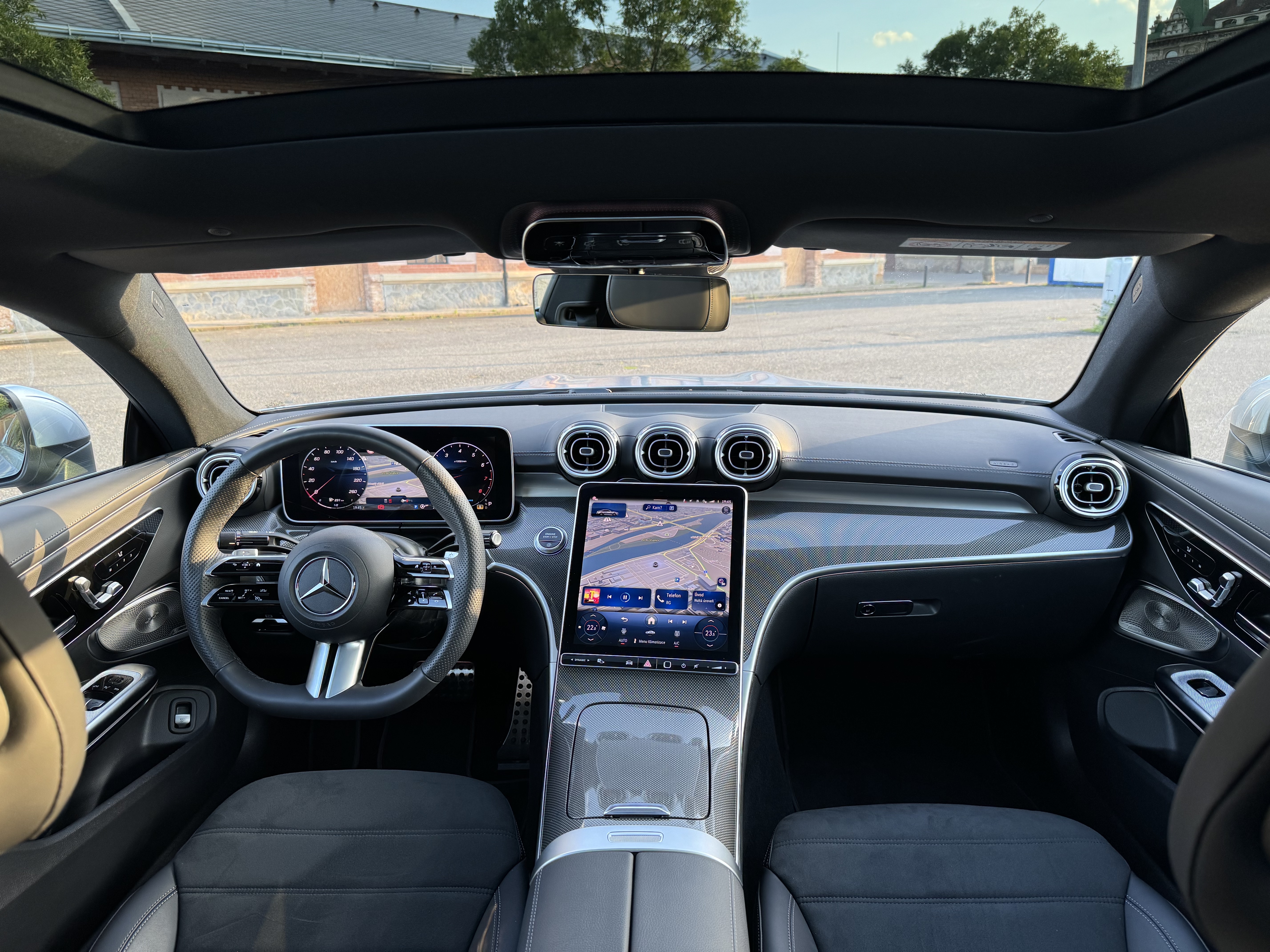 MERCEDES CLE COUPÉ | 300 4matic AMG | novinka | skladem | sportovní benzínové coupé | luxusní interiér | nejmodernější technologie | benzín 280 koní | super výbava | skvělá cena | české auto | ihned k předání | nákup online | AUTOiBUY.com